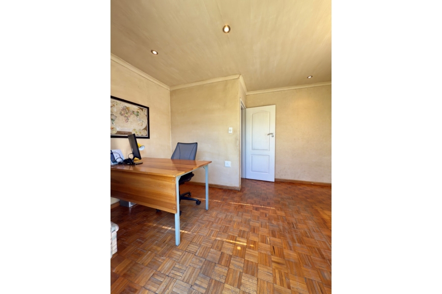 4 Bedroom Property for Sale in Kensington Western Cape
